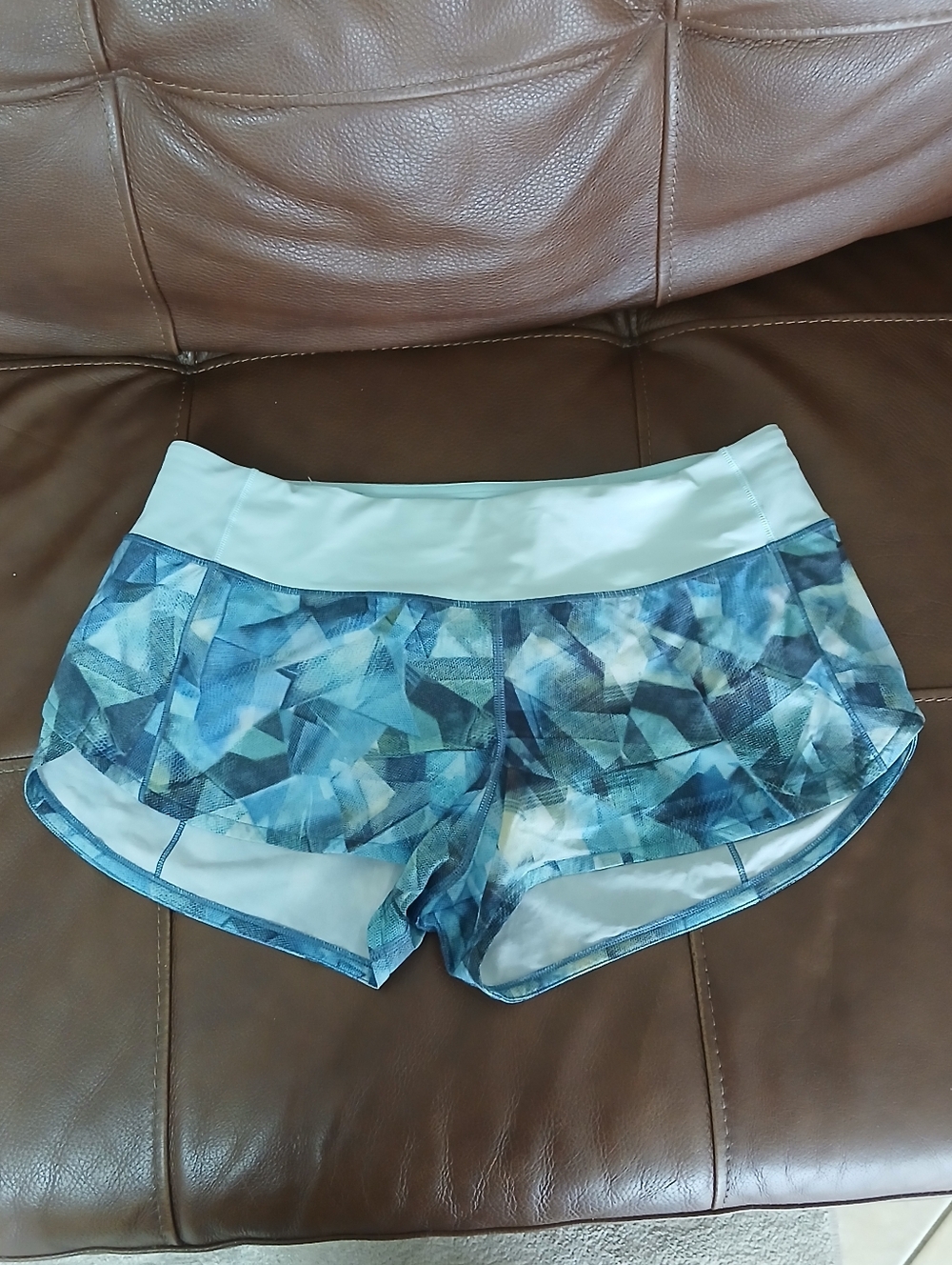 Lululemon Speed Up Short‎ *2.5"City Shadow Alpine White Multi / Blue Glow